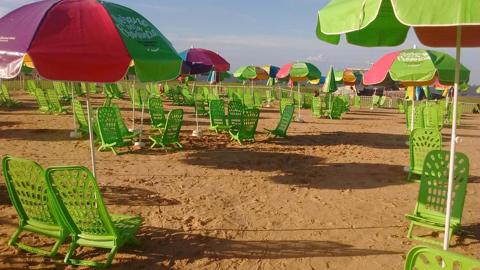 Las playas truchas están vacías