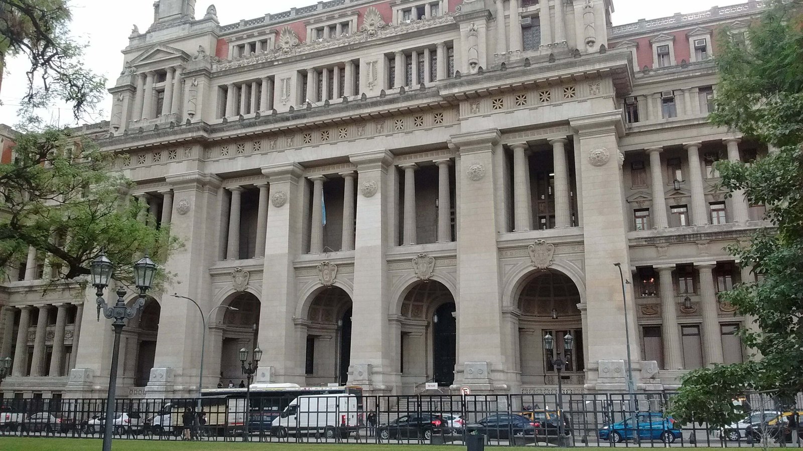 Hay 14 detenidos por una causa de trata de personas