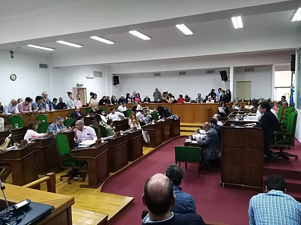 Vicente López se endeuda