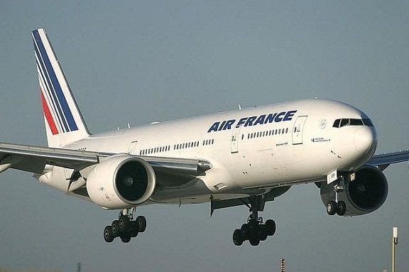 Dos pilotos se trompearon en pleno vuelo