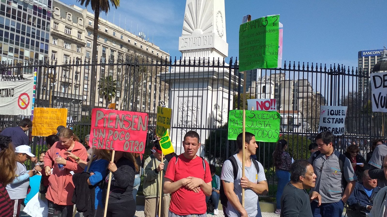 Intimación judicial al gobierno para que implemente la ley de emergencia en discapacidad