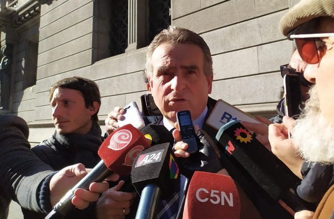 Cuestionan que un militar en actividad sea Ministro de Defensa