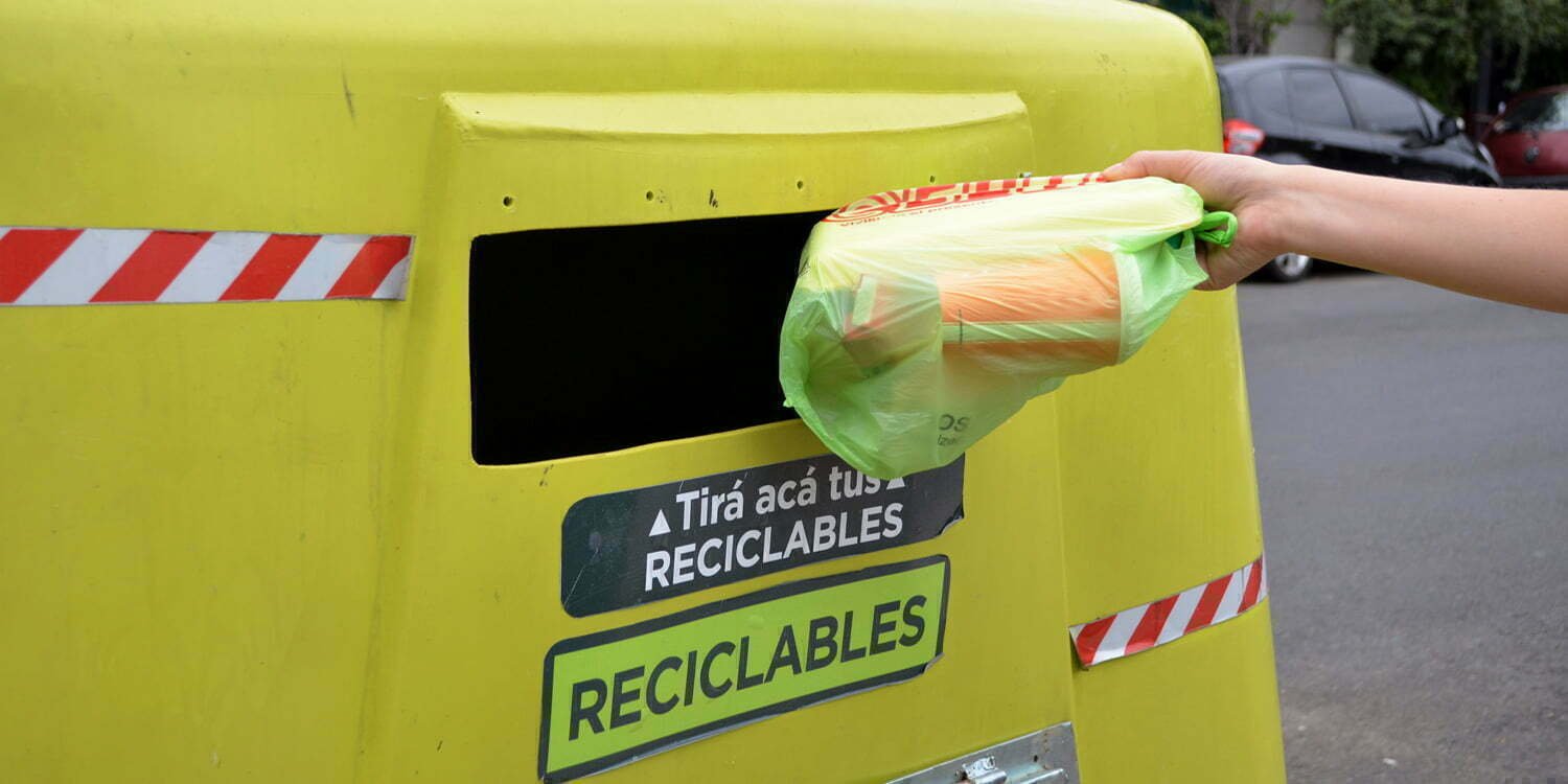 Insólito: Quieren cobrar multa de $900 mil a los pobres que revuelven la basura en CABA