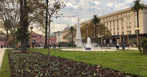 Caminata en Plaza de Mayo en defensa del patrimonio cultural