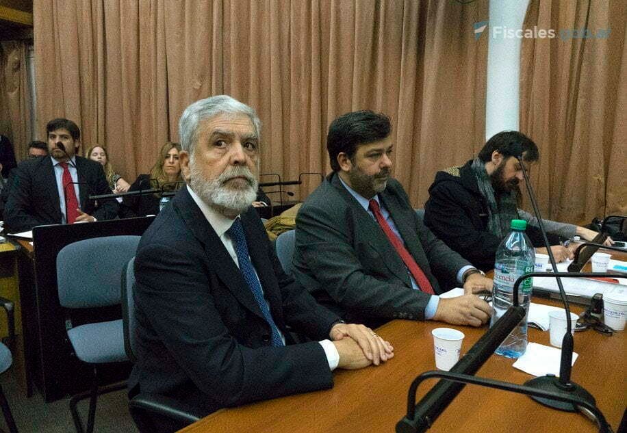 De Vido se presentó en los Tribunales de Comodoro Py para quedar detenido