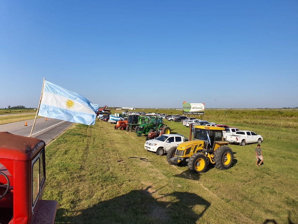 Tractores oligarcas en ruta