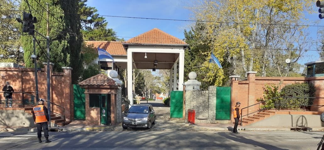 Milei se reunió con Adorni en Olivos y le ratificó la confianza