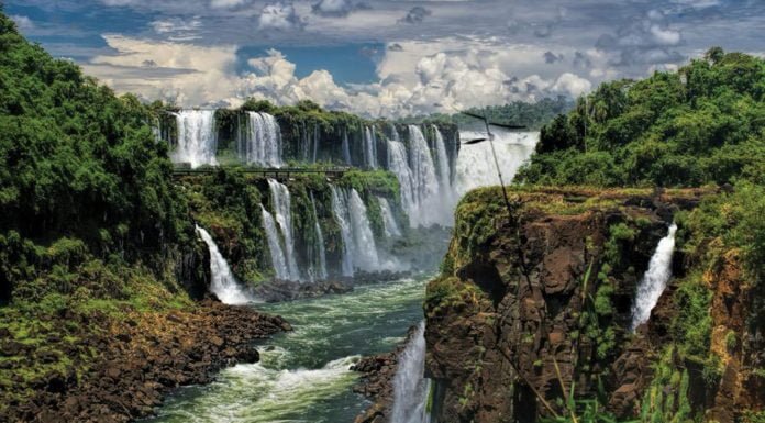 Récord de turistas visitando las cataratas