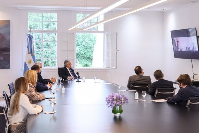 Fernández: «La industria será el motor de la reconstrucción del país» Fernández: «La industria será el motor de la reconstrucción del país»