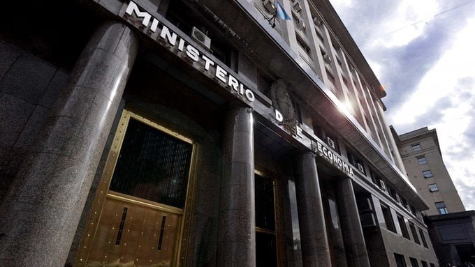 Continúa la caída de los salarios