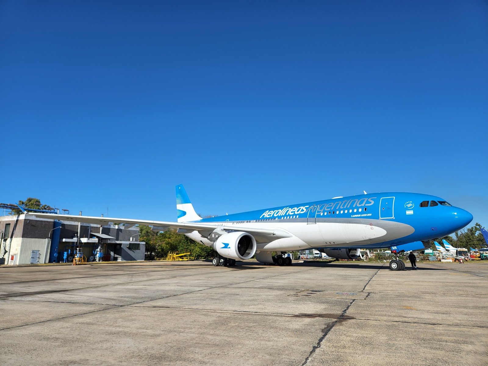 Aerolíneas inaugura vuelo regular Mendoza-Tucumán
