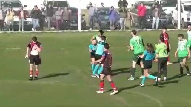 Piden la detención del jugador que le pegó a una árbitra