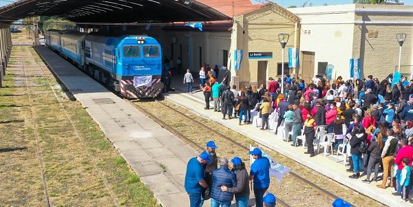 Se reactivó el tren a La Banda después de 31 años