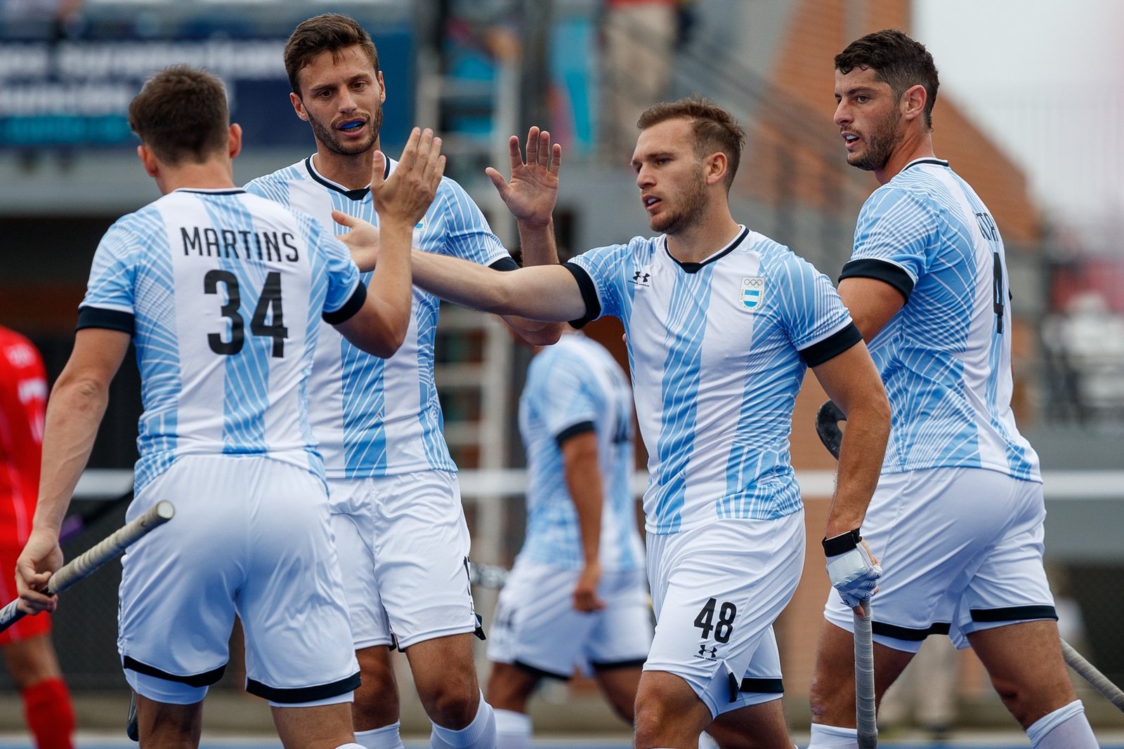 Hockey: Triunfo de Los Leones y derrota de Las Leonas