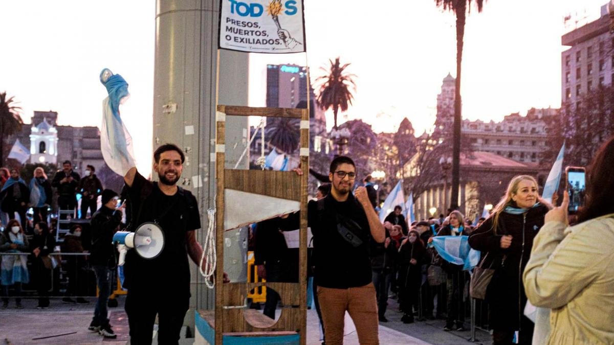 Rechazo del juez al pedido de detención de los integrantes de Revolución Federal