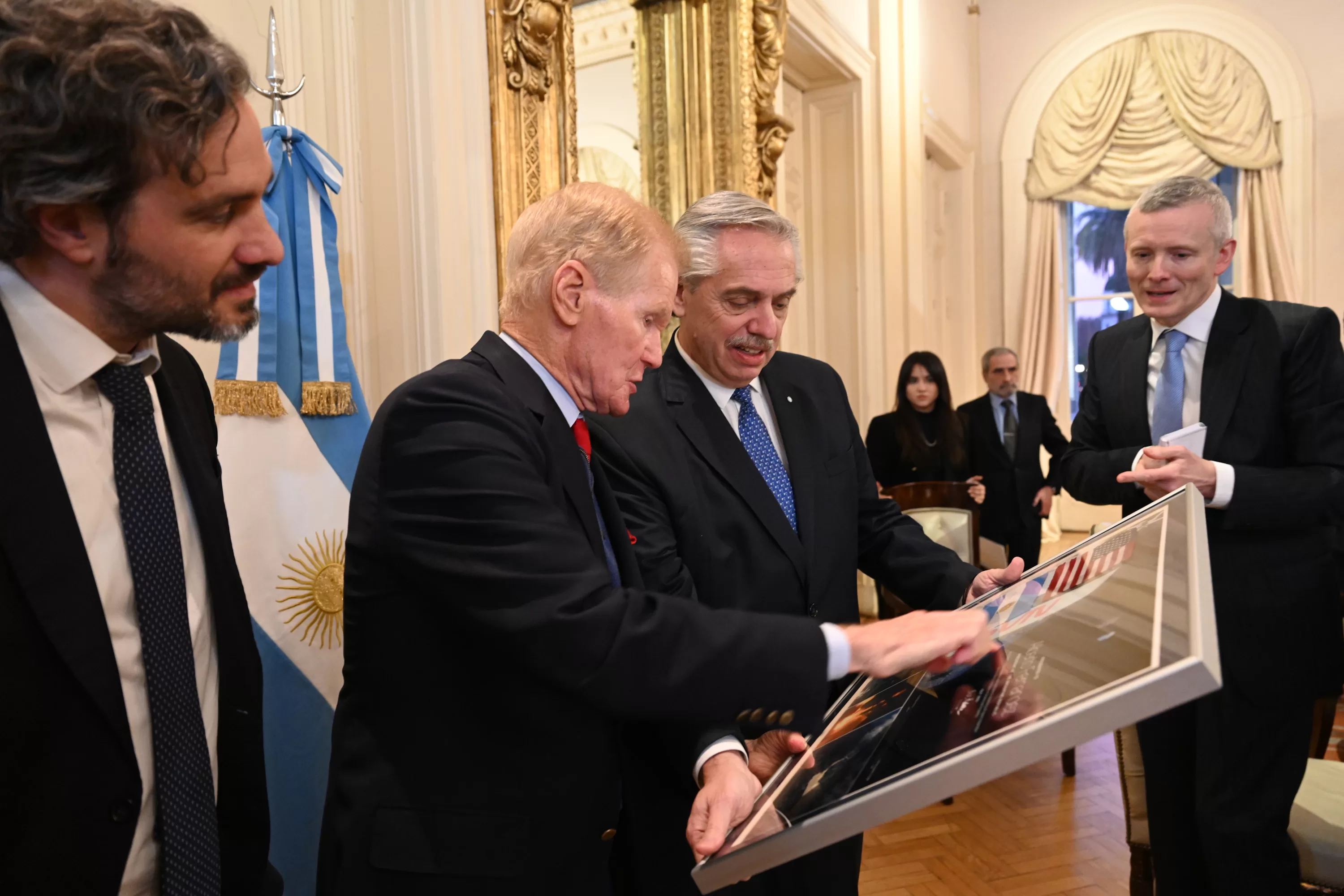 El presidente recibió al titular de la NASA