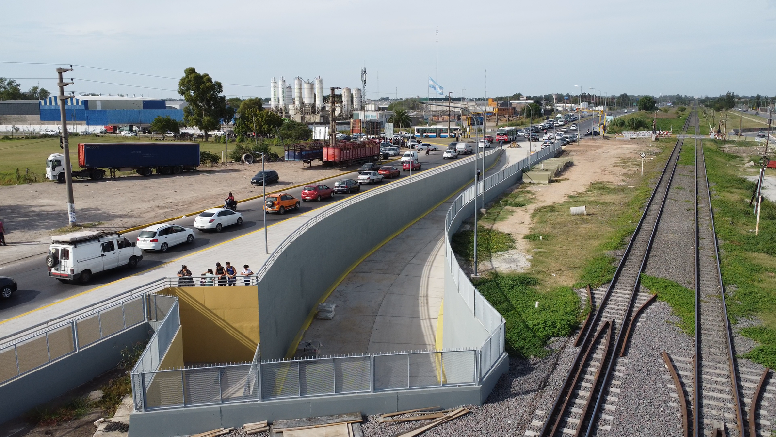 Laferrere: Un esperado paso a nivel