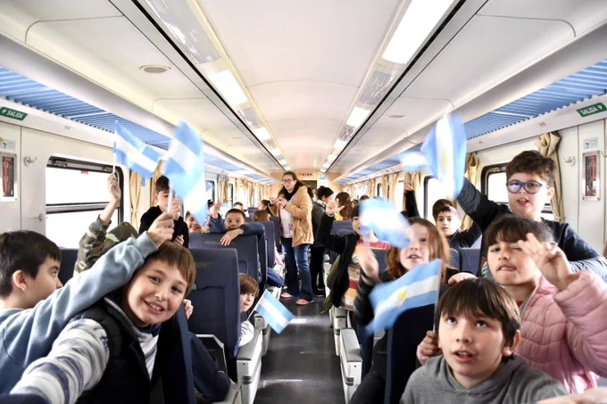 Andino el pueblo 76 del país reconectado por la reactivación de ferrocarriles