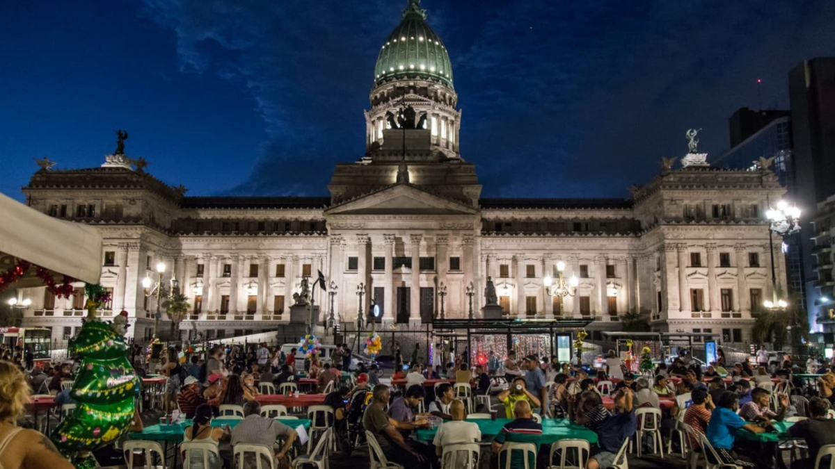 Organización sociales con nochebuena frente al Congreso