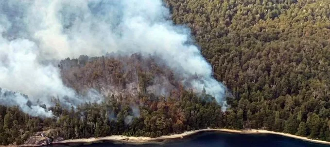 El incendio en Nahuel Huapi ya devoró 400 hectáreas